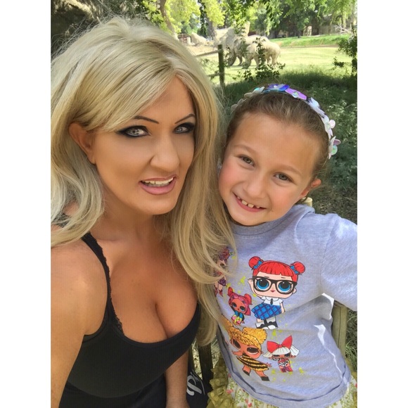 #1 ❤️ Meet Your Posher, Melinda ❤️ Posh Ambassador ❤️ - Picture 3 of 8